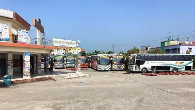 রগুনা পৌর বাস টার্মিনাল থেকে দূরপাল্লার বাস চলাচল বন্ধ রেখেছেন মালিক ও শ্রমিকরা