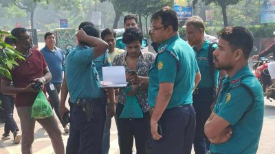 ‎মিরপুরে ককটেল নিক্ষেপের সময় ছাত্রলীগকর্মী আটক