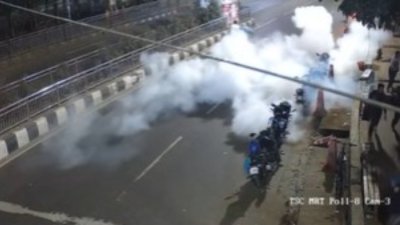 টিএসসিতে ককটেল বিস্ফোরণ