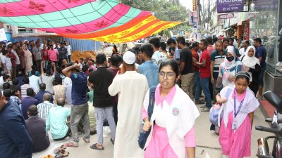 শ্রমিকদের টানা কর্মবিরতিতে বরিশালে ওষুধ উৎপাদনকারী প্রতিষ্ঠান অপসোনিন ফার্মার অপসো স্যালাইন লিমিটেড কারখানায় অচলাবস্থা কাটেনি