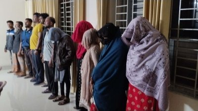 আটক ১৫ বাংলাদেশি নাগরিককে পতাকা বৈঠকের মাধ্যমে বিজিবির কাছে হস্তান্তর করেছে