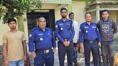 ট্রাইব্যুনালের চেয়ারম্যানের বাড়িতে পুলিশ মোতায়েন
