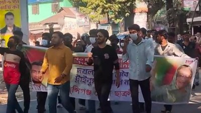 সিরাজদিখান উপজেলার ইমামগঞ্জ বাজারে ছাত্রলীগ-যুবলীগের মিছিল