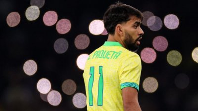 পেনাল্টি মিস করেছেন পাকেতা।