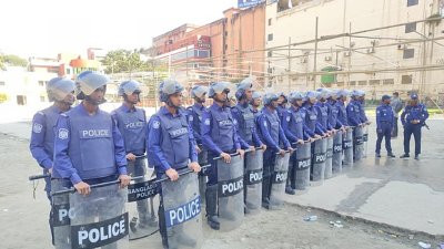 পুলিশের অবস্থান