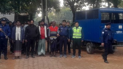 নওগাঁয় পুলিশের অভিযানে গ্রেফতাররা