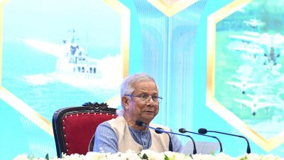 সশস্ত্র বাহিনী দিবস ২০২৫’ উপলক্ষে ঢাকার সেনানিবাসে  খেতাবপ্রাপ্ত বীর মুক্তিযোদ্ধা ও তাদের উত্তরাধিকারিদের সংবর্ধনা অনুষ্ঠানে  বক্তব্য রাখছেন প্রধান উপদেষ্টা