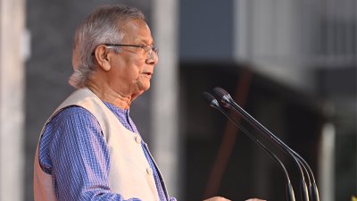 সশস্ত্র বাহিনী দিবস উপলক্ষে সেনাকুঞ্জে আয়োজিত সংবর্ধনা অনুষ্ঠানে বক্তব্য রাখছেন প্রধান উপদেষ্টা অধ্যাপক মুহাম্মদ ইউনূস/পিআইডি