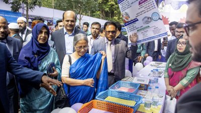 আন্তর্জাতিক মৎস্য সম্মেলন এবং প্রদর্শন অনুষ্ঠানে প্রধান অতিথি ছিলেন মৎস্য ও প্রাণিসম্পদ উপদেষ্টা ফরিদা আখতার