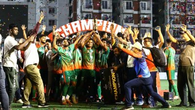জাতীয় ফুটবল চ্যাম্পিয়নশিপের শিরোপা জিতলো দিনাজপুর