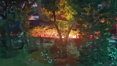 আনুমানিক সন্ধ্যা ৬টার দিকে আগুন লাগে/বাংলা ট্রিবিউন