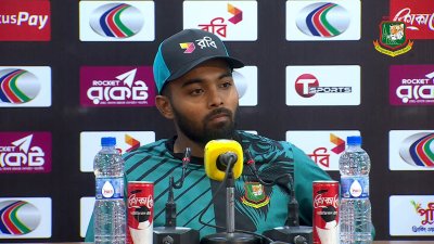 সংবাদ সম্মেলনে কথা বলেছেন হৃদয়।
