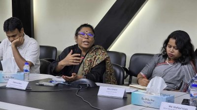 বক্তব্য রাখছেন কল্পনা আক্তার (ছবি: নাসিরুল ইসলাম)