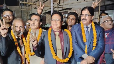 বিজয়ী প্রার্থীরা।