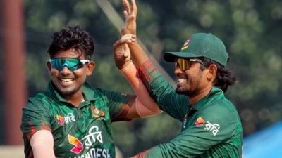 মোসাদ্দেক-এনামুল।