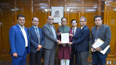 ‘সম্মিলিত ইসলামী ব্যাংককে’ লাইসেন্স হস্তান্তর অনুষ্ঠান