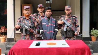 ইয়াবাসহ আটক নাহিদ হোসেন