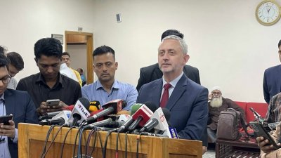 ইইউ রাষ্ট্রদূত মাইকেল মিলার/ বাংলা ট্রিবিউন