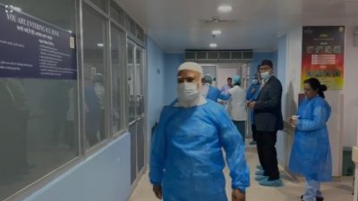 খালেদা জিয়াকে দেখতে হাসপাতালে ডা. শফিকুর রহমান