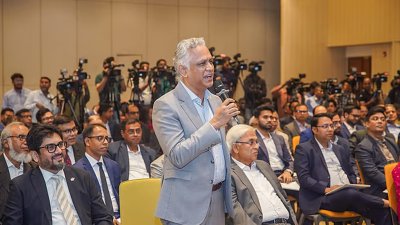 অ্যাপেক্স ফুটওয়্যারের ব্যবস্থাপনা পরিচালক সৈয়দ নাসিম মঞ্জুর/ ছবি: বিডা