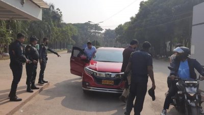 গাজীপুরের কাশিমপুর কেন্দ্রীয় কারাগার থেকে রইস খান নামে এক পাকিস্তানি নাগরিক মুক্তি পেয়েছেন