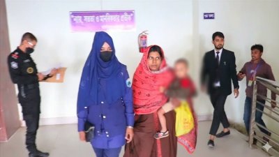 সন্তানকে কোলে নিয়েই কারাগারে গেলেন নিশি রহমান