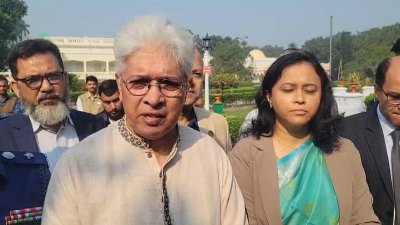 নাটোর উত্তরা গণভবনের উন্নয়নমূলক সংস্কার কাজের অগ্রগতি পরিদর্শনে আদিলুর রহমান খান