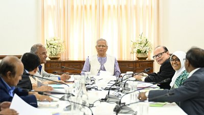 খাদ্যদূষণ নিয়ে প্রধান উপদেষ্টার উদ্বেগ, সংকট মোকাবিলায় একসঙ্গে কাজ করার আহ্বান