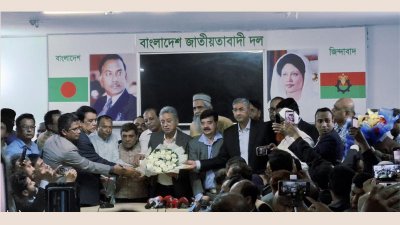বিকালে গুলশানে বিএনপি চেয়ারপারসনের রাজনৈতিক কার্যালয়ে গিয়ে তিনি দলটিতে যোগদান করেন