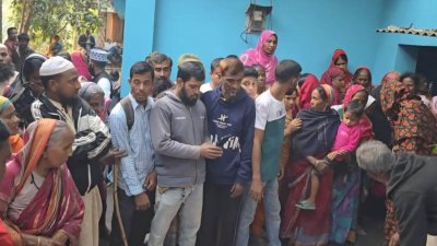 নওগাঁর সদর উপজেলার হাঁপানিয়া (তেঁতুলতলী) এলাকায় বাসচাপায় মোটরসাইকেলের দুই আরোহী নিহত