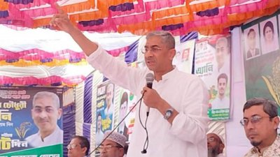 বুধবার দুপুরে লক্ষ্মীপুরে উঠান বৈঠকে বক্তব্য দেন বিএনপির যুগ্ম মহাসচিব শহীদ উদ্দিন চৌধুরী এ্যানি