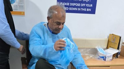 এভারকেয়ার হাসপাতালে যান জাহাঙ্গীর আলম চৌধুরী