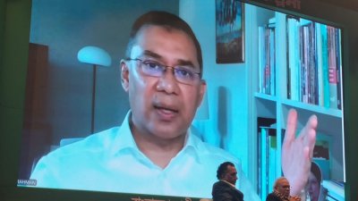 ‘দেশ গড়ার পরিকল্পনা’ শীর্ষক এক কর্মশালার বক্তব্য রাখছেন তারেক রহমান