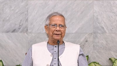 উপদেষ্টা পরিষদের বৈঠকে বক্তব্য রাখছেন প্রধান উপদেষ্টা মুহাম্মদ ইউনূস
