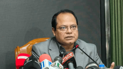 সাংবাদিকদের ব্রিফ করছেন ডিএন‌সির মহাপরিচালক মো. হাসান মারুফ