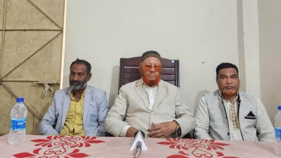 শনিবার বিকালে ভাঙ্গুড়া প্রেসক্লাবে সাংবাদিকদের সঙ্গে মতবিনিময় সভায় স্বতন্ত্র প্রার্থী হিসেবে সংসদ নির্বাচনে লড়ার ইঙ্গিত দেন সাবেক সংসদ সদস্য আনোয়ারুল ইসলাম