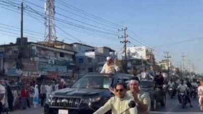 গাড়িবহর ও মোটরসাইকেল নিয়ে শোডাউন বিএনপি প্রার্থীর