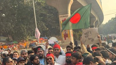 শাহবাগ অবরোধ করেন ছাত্রশক্তির নেতাকর্মীরা