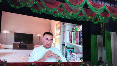 বিজয় দিবস উপলক্ষে বিএনপি আয়োজিত আলোচনা সভায় প্রধান অতিথির বক্তব্য রাখছেন তারেক রহমান