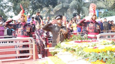 বীরশ্রেষ্ঠ নূর মোহাম্মদের সমাধিতে পুষ্পস্তবক অর্পণ