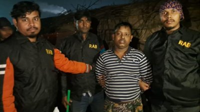 র‌্যাবের হাতে গ্রেফতার কবির