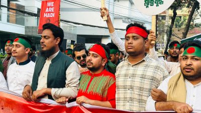 বক্তব্য রাখছেন আখতার হোসেন