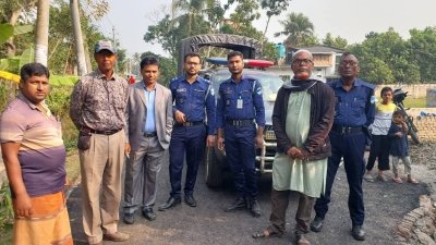 পুলিশি পাহারায় হলো রাস্তার কাজ