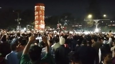 হাদির হত্যাকারীদের গ্রেফতার ও বিচারের দাবিতে উত্তাল শাহবাগ