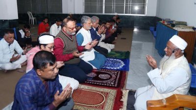ওসমান হাদির আত্মার মাগফিরাত কামনায় ঢাবিতে বিশেষ দোয়া মাহফিল