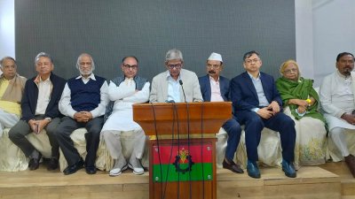 স্থায়ী কমিটির সংবাদ সম্মেলনে বক্তব্য রাখছেন ফখরুল ইসলাম আলমগীর