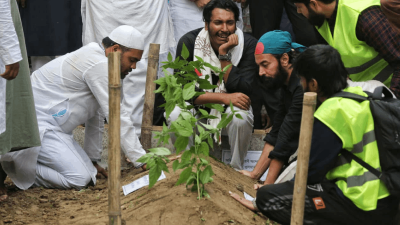দাফন করা হচ্ছে হাদিকে