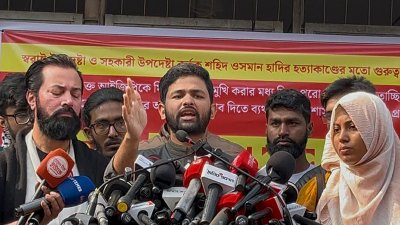 কথা বলছেন আব্দুল্লাহ আল জাবের