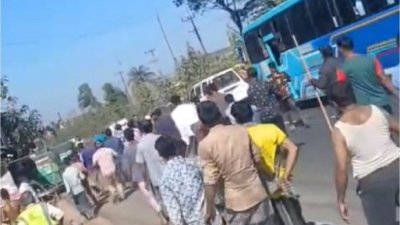 চট্টগ্রামে পুলিশের ওপর হামলা