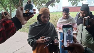 গণমাধ্যমে ৬ ডিনের পদত্যাগপত্র তুলে ধরেন সালাহউদ্দিন আম্মার